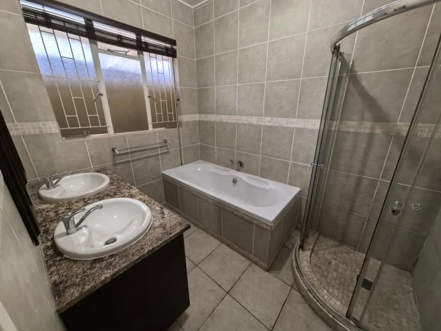 4 Bedroom Property for Sale in Monument Heights Northern Cape